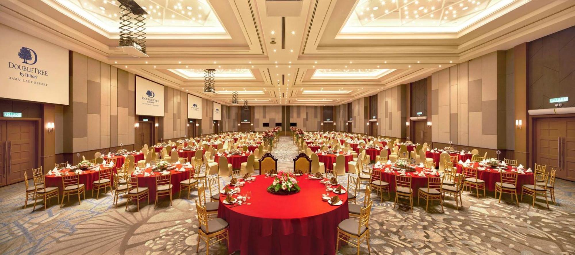 Hotel Doubletree By Hilton Damai Laut à Lumut Extérieur photo