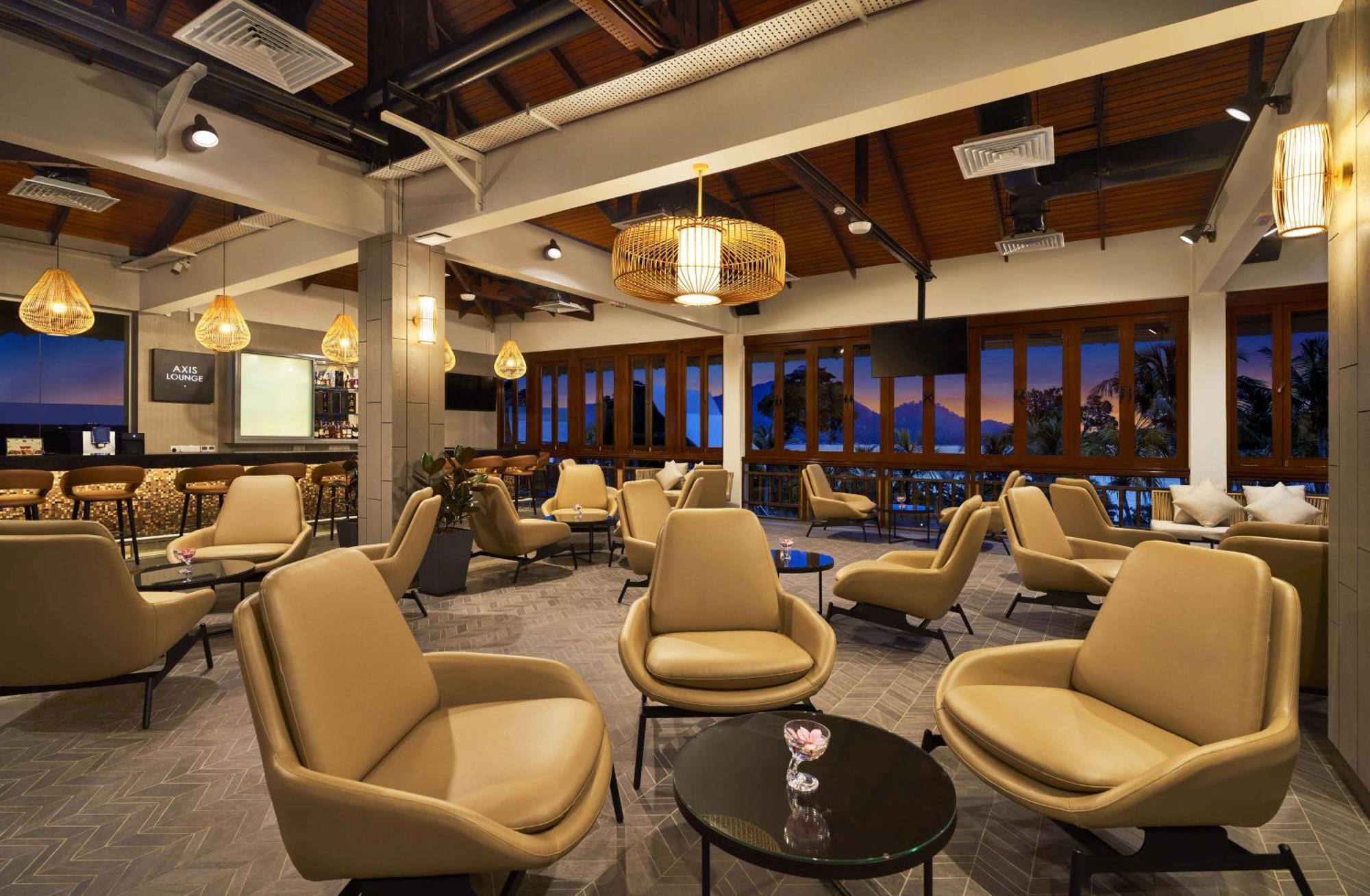 Hotel Doubletree By Hilton Damai Laut à Lumut Extérieur photo