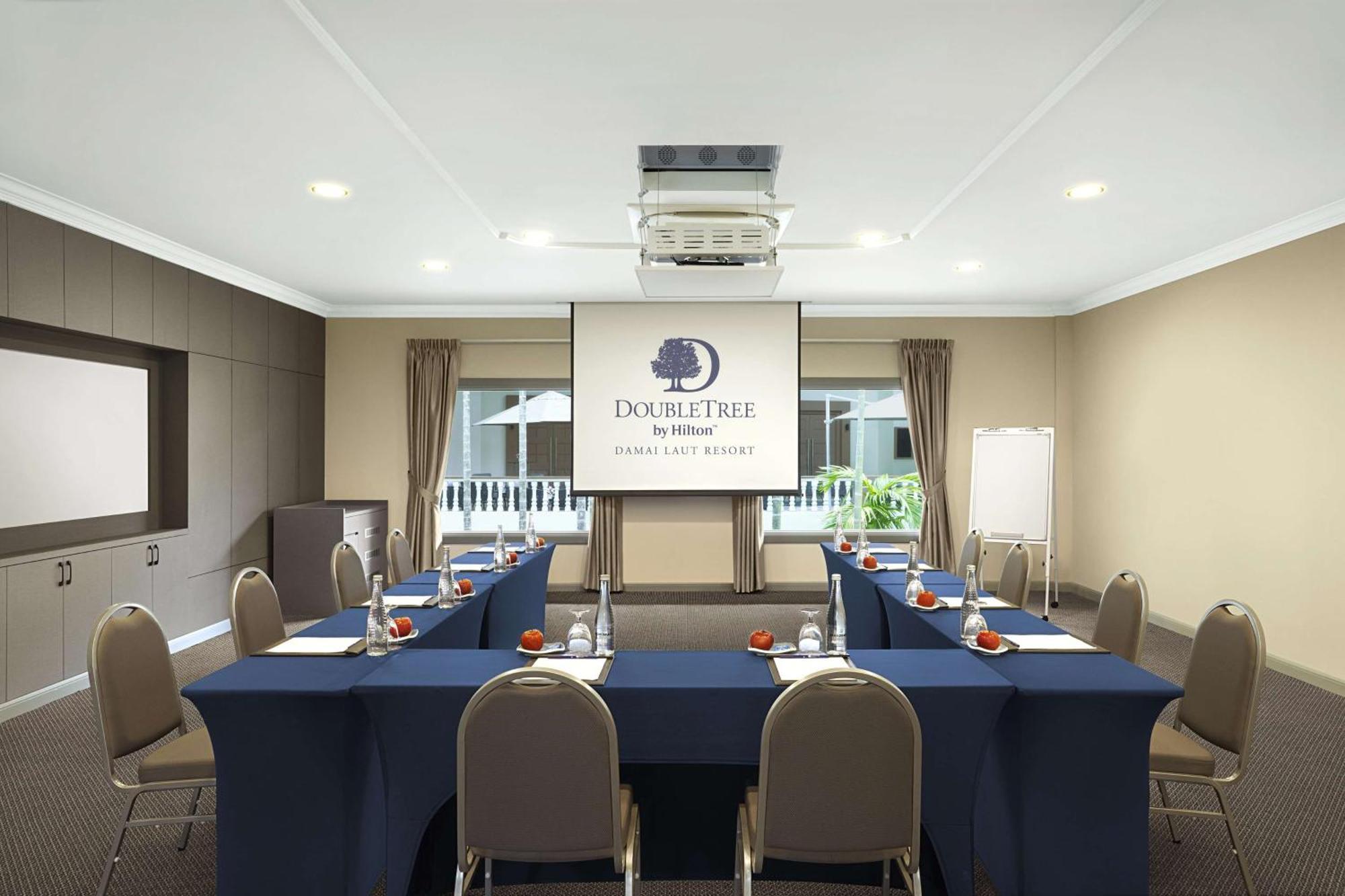 Hotel Doubletree By Hilton Damai Laut à Lumut Extérieur photo