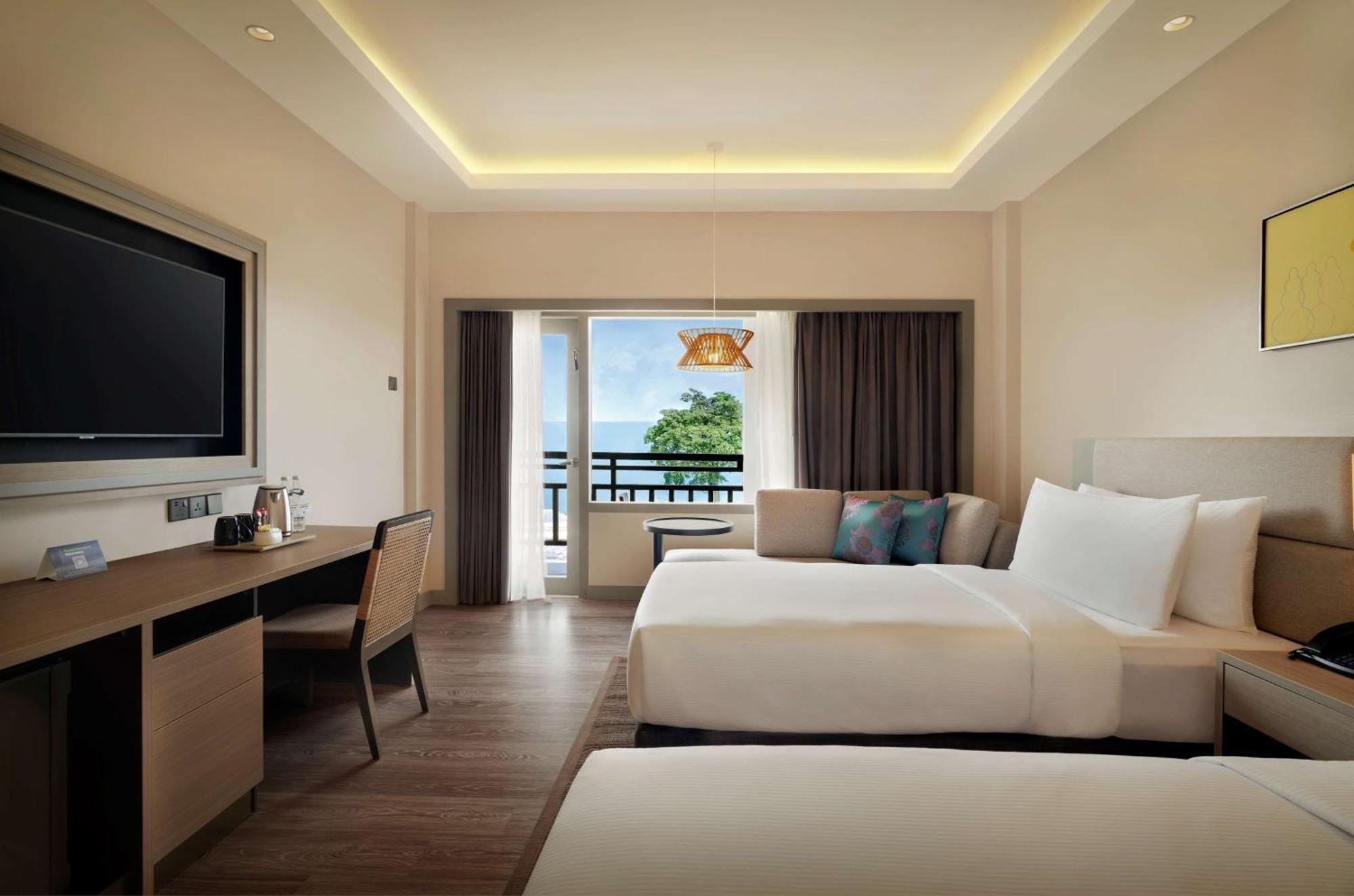 Hotel Doubletree By Hilton Damai Laut à Lumut Extérieur photo