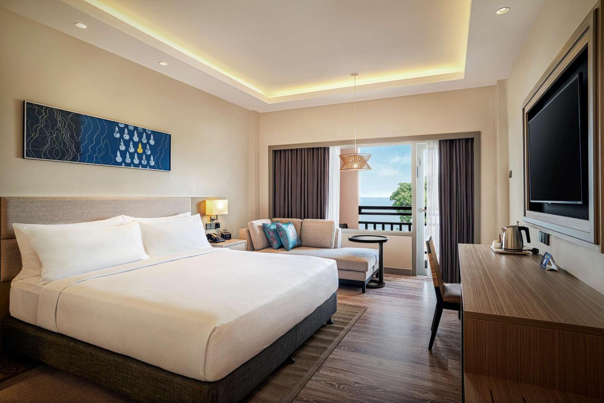 Hotel Doubletree By Hilton Damai Laut à Lumut Extérieur photo