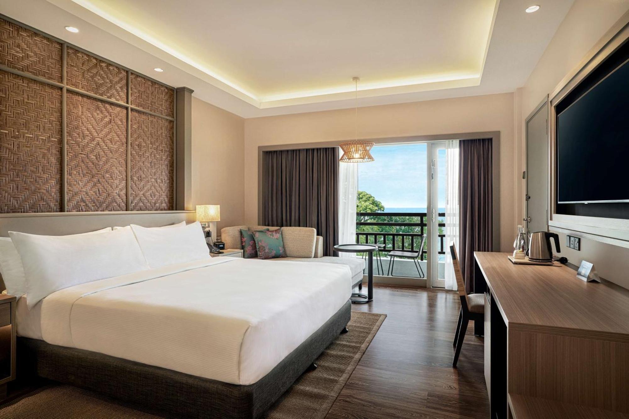 Hotel Doubletree By Hilton Damai Laut à Lumut Extérieur photo