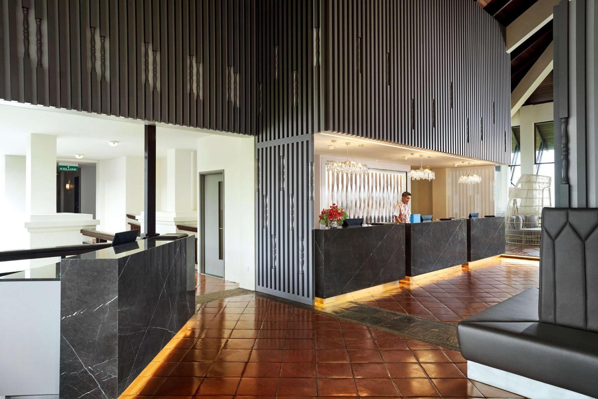 Hotel Doubletree By Hilton Damai Laut à Lumut Extérieur photo