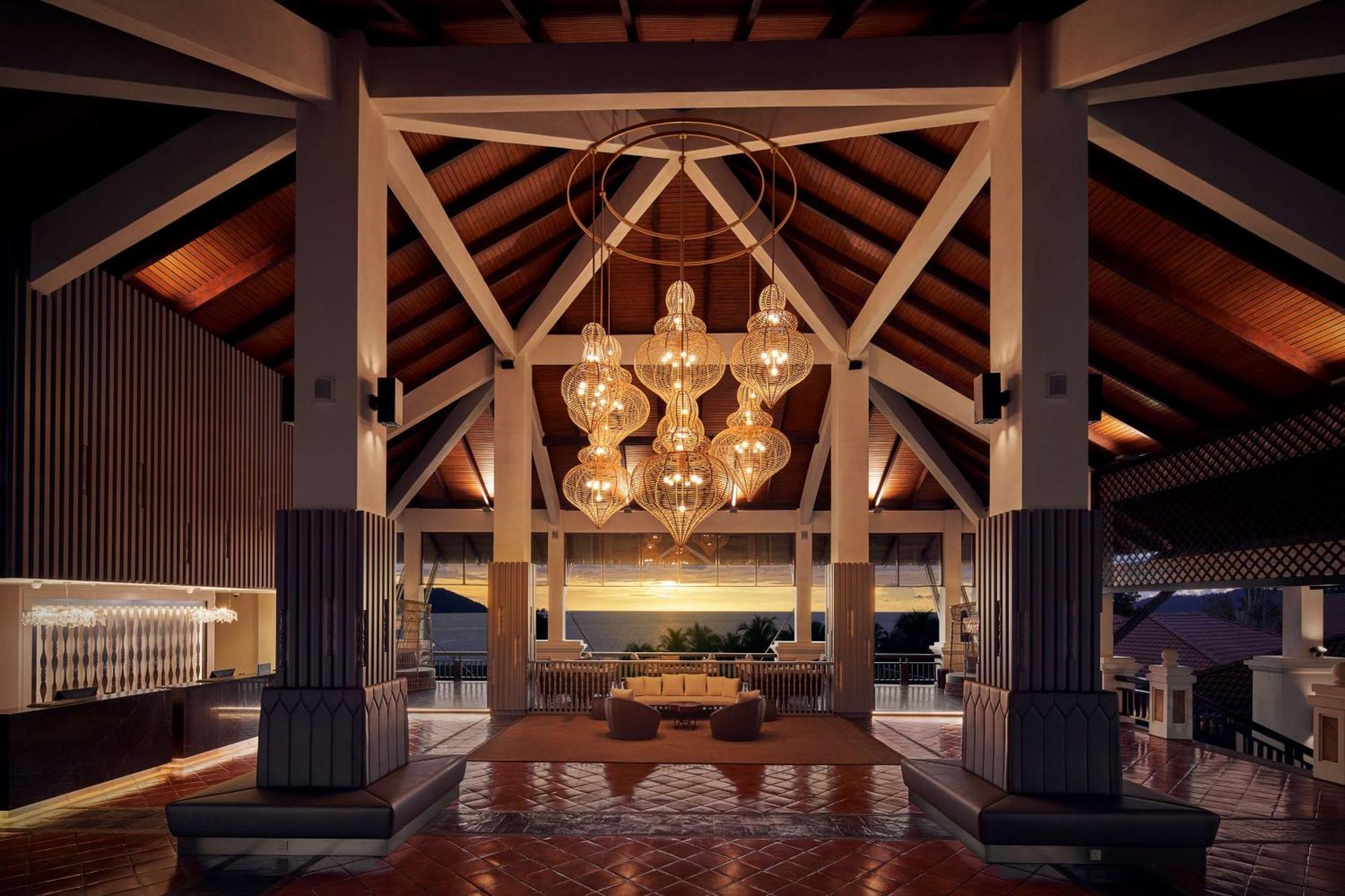 Hotel Doubletree By Hilton Damai Laut à Lumut Extérieur photo