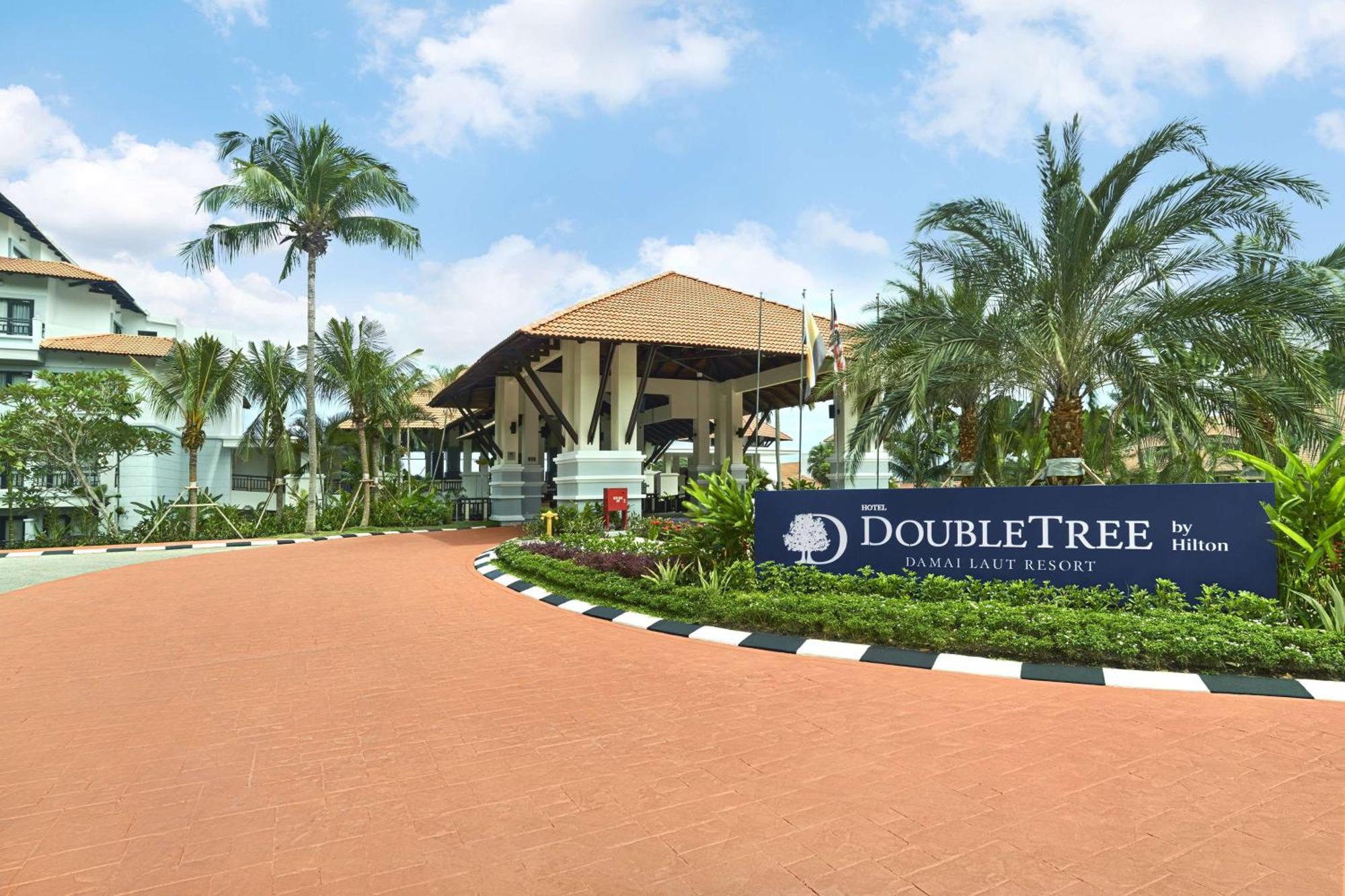 Hotel Doubletree By Hilton Damai Laut à Lumut Extérieur photo
