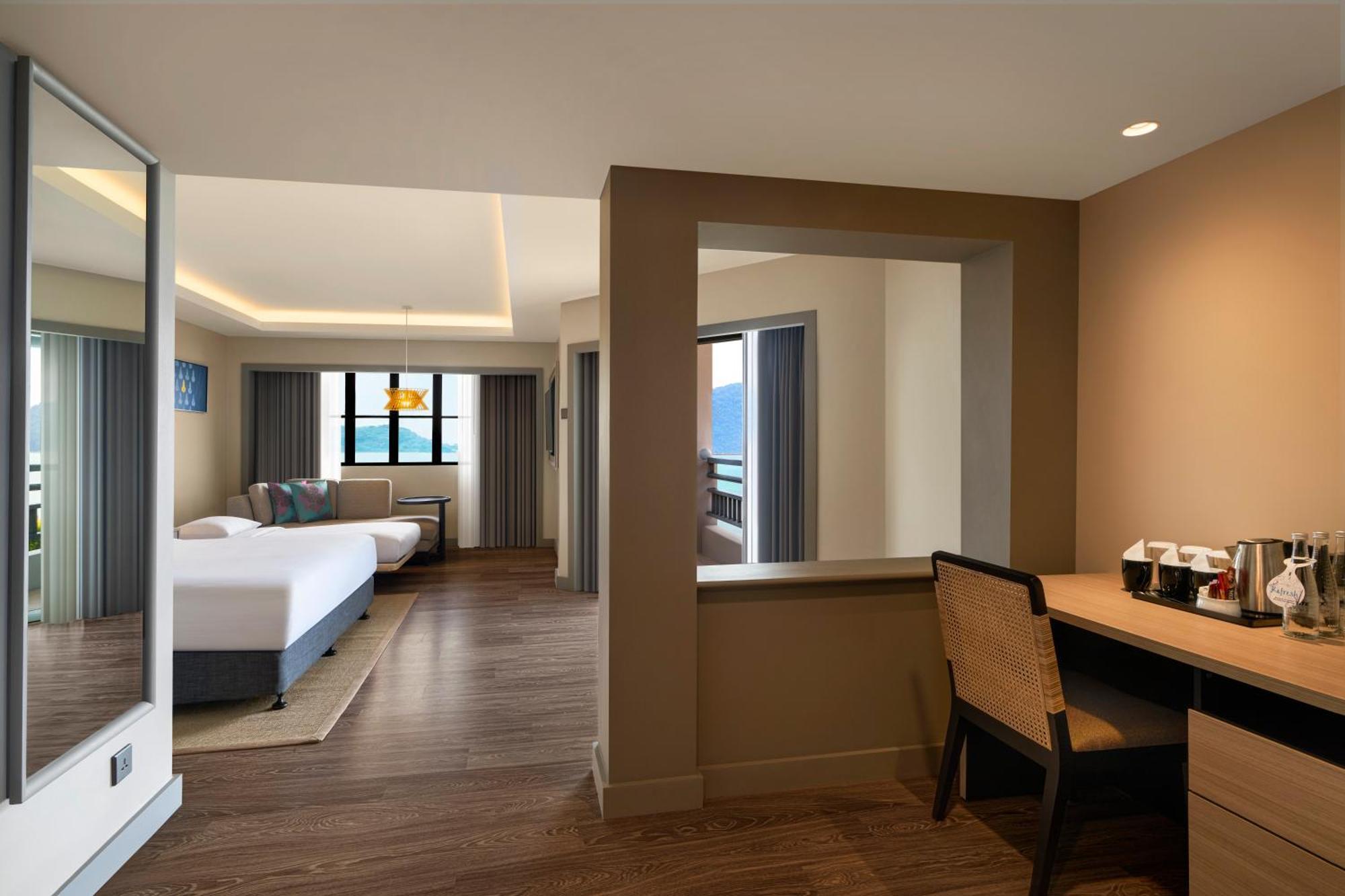 Hotel Doubletree By Hilton Damai Laut à Lumut Extérieur photo