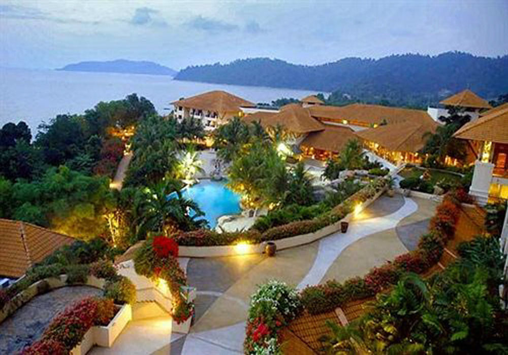 Hotel Doubletree By Hilton Damai Laut à Lumut Extérieur photo